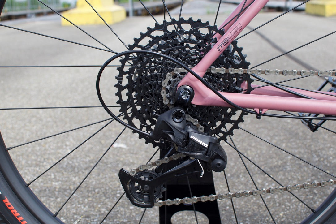 Specialized Chisel Comp Lilac maat L Stout Shimano Sram SX