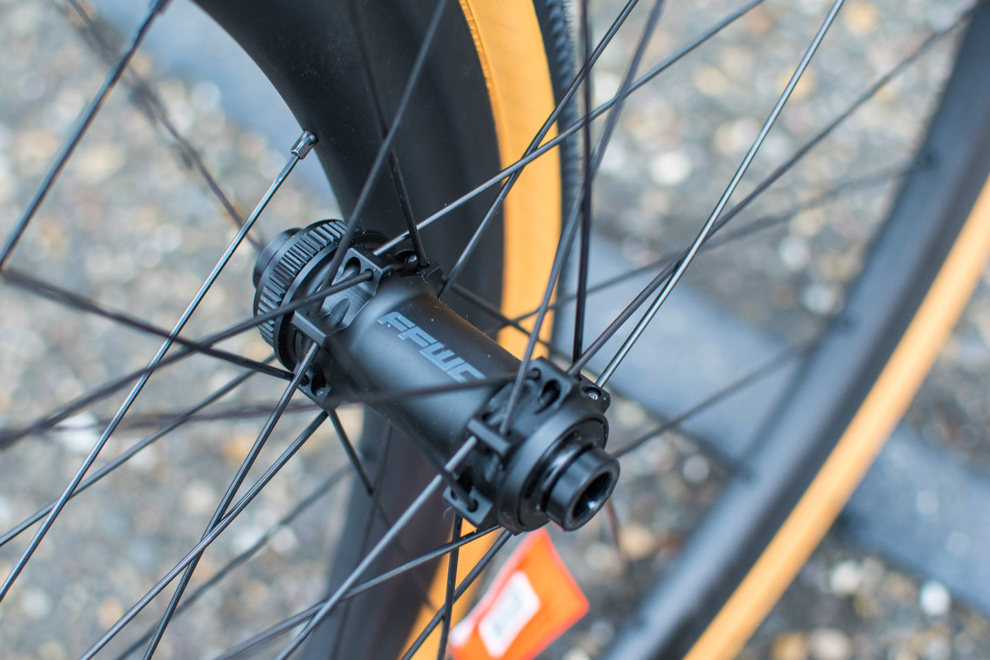 Nieuwe FFWD Tyro carbon wielen wielset disc tubeless