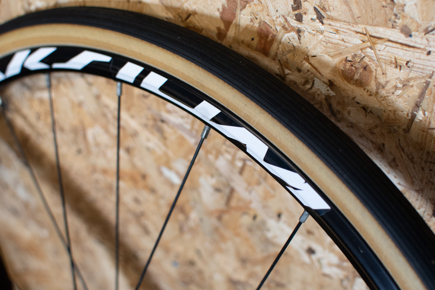 Mavic Aksium wielset wielen disc schijfrem Shimano