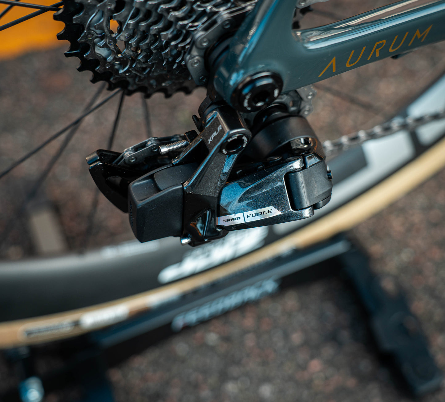 Aurum Manto SRAM Force AXS Zipp Custom 51 Carbon Gravelbike