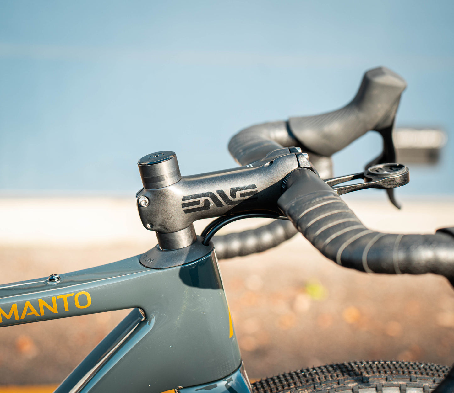Aurum Manto SRAM Force AXS Zipp Custom 51 Carbon Gravelbike