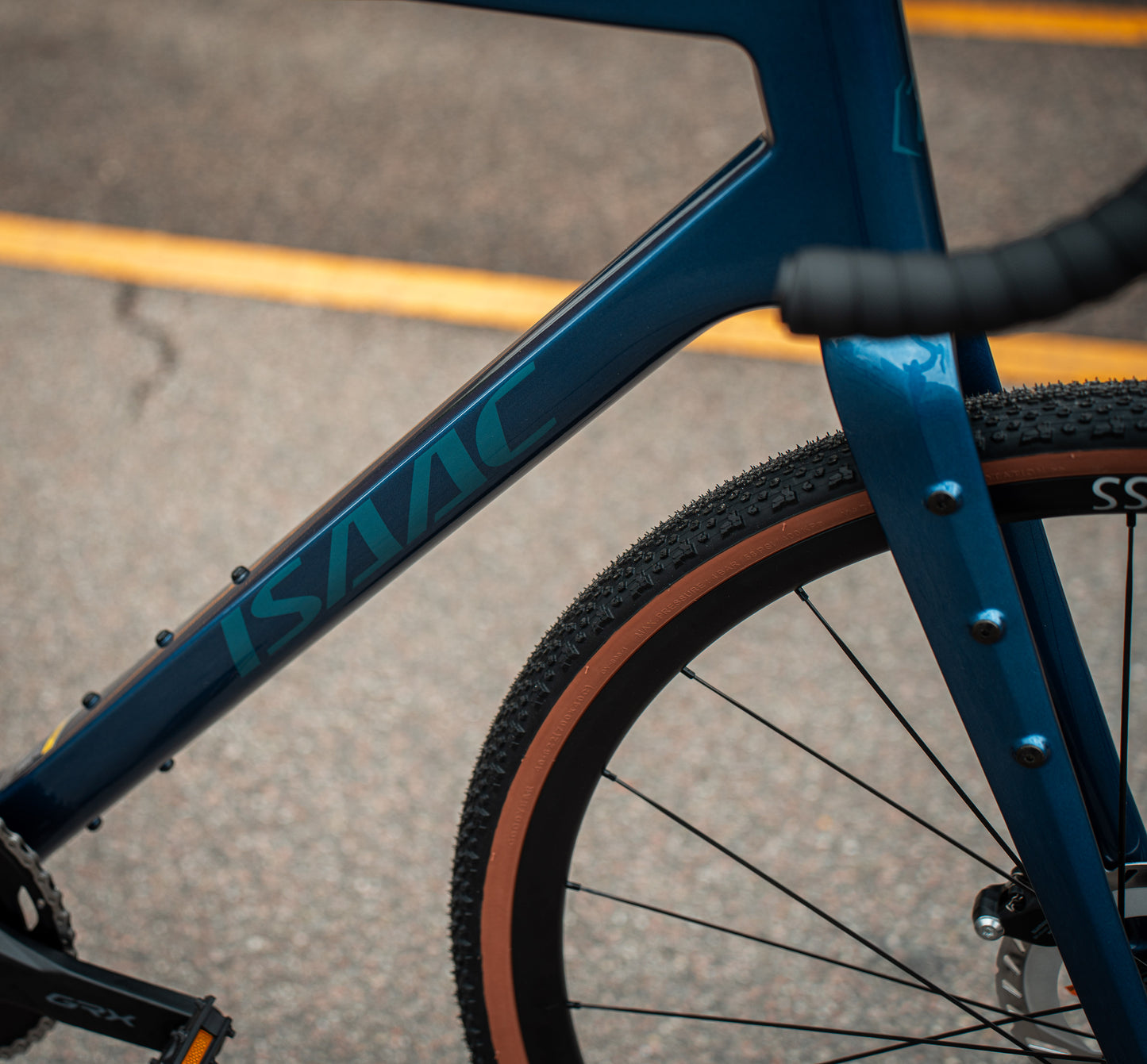Isaac Kaon Blauw GRX 12 sp NIEUW Carbon Gravelbike