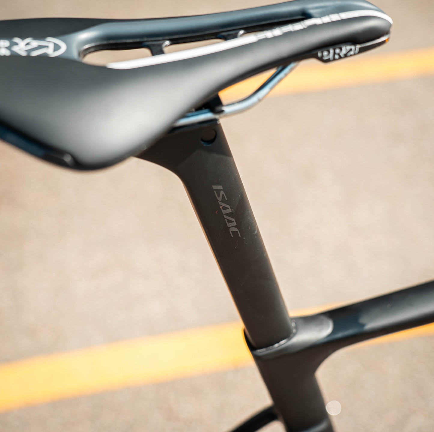 Isaac Boson Shimano 105 DI2 56 Fore NIEUW Carbon Racefiets