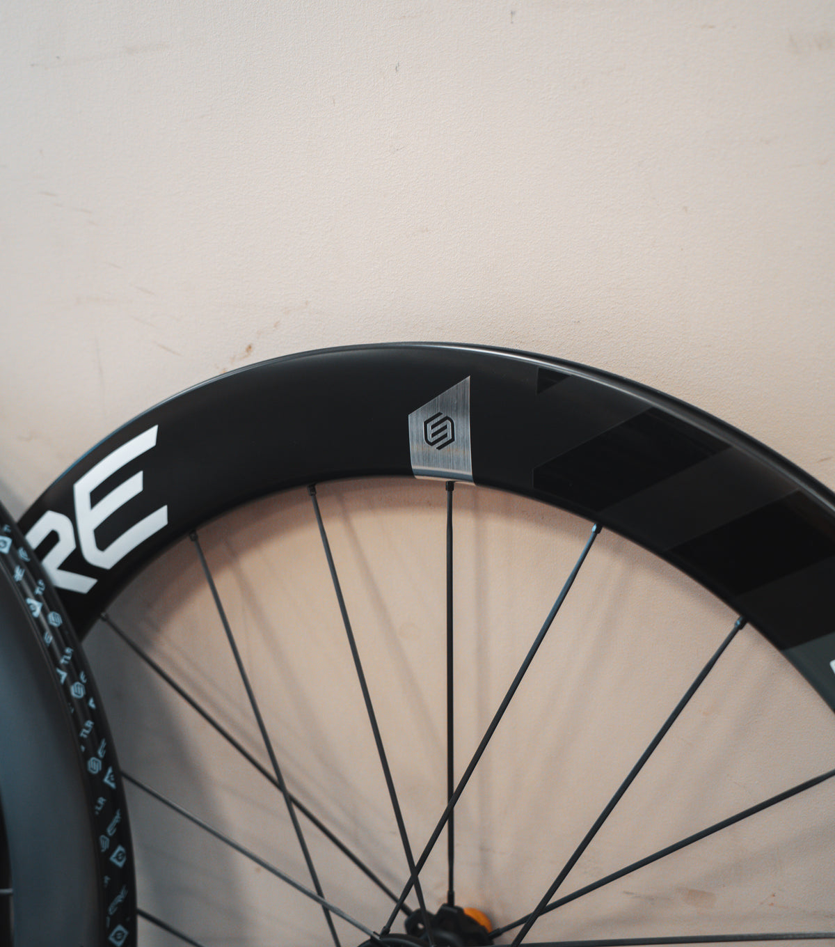 Ere Genus II AE65-R Team Edition Shimano HG Carbon Wielset Nieuw