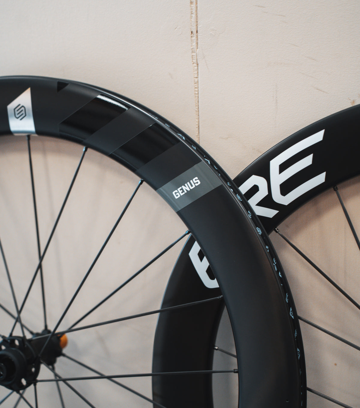 Ere Genus II AE65-R Team Edition Shimano HG Carbon Wielset Nieuw