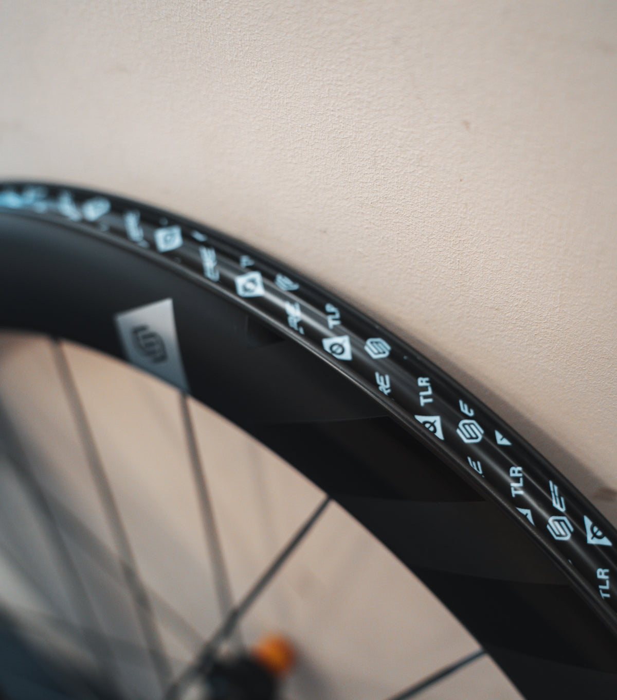 Ere Genus II AE65-R Team Edition Shimano HG Carbon Wielset Nieuw