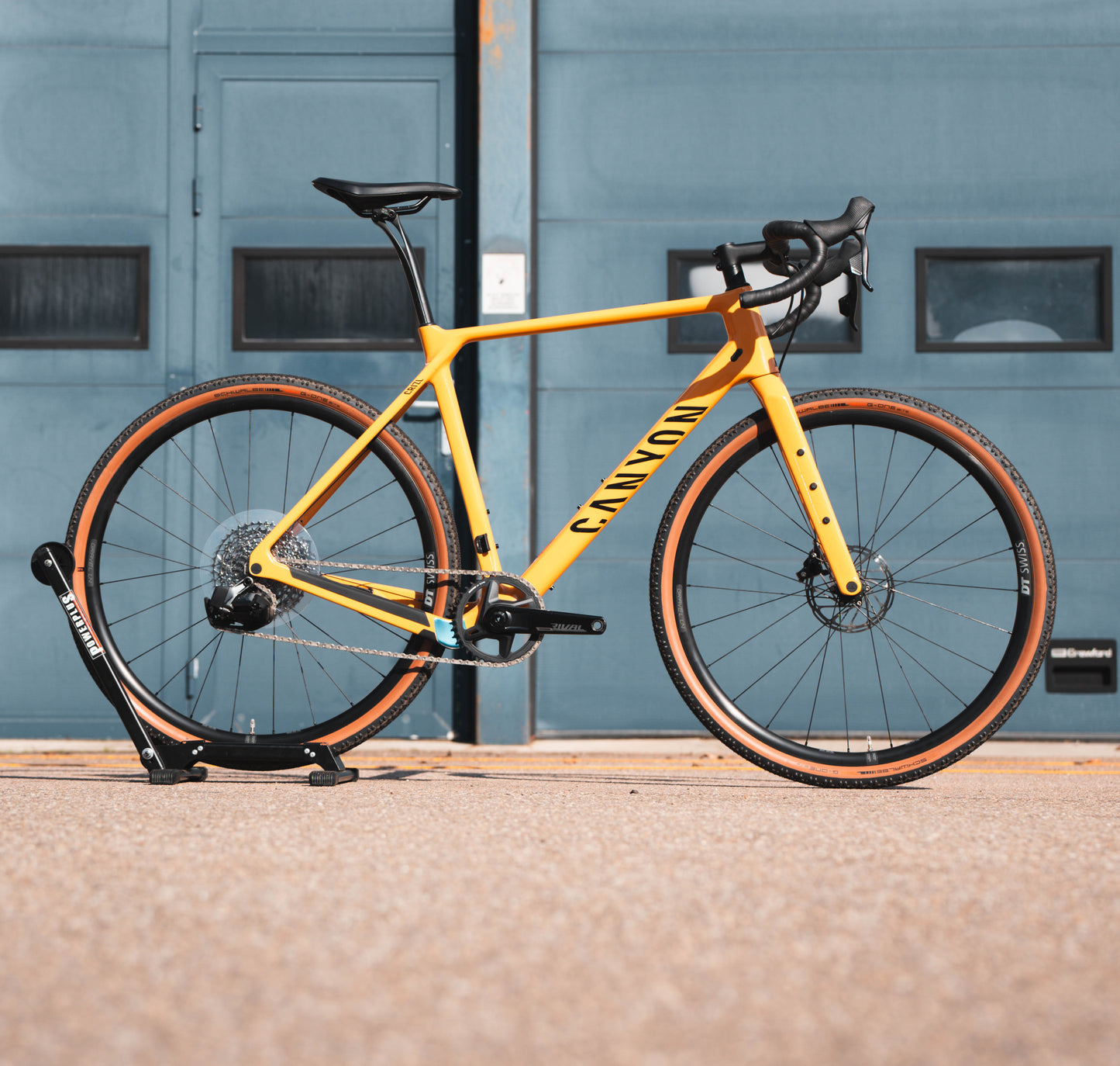 Canyon Grizl L SRAM Rival DT Swiss Carbon Gravel fiets