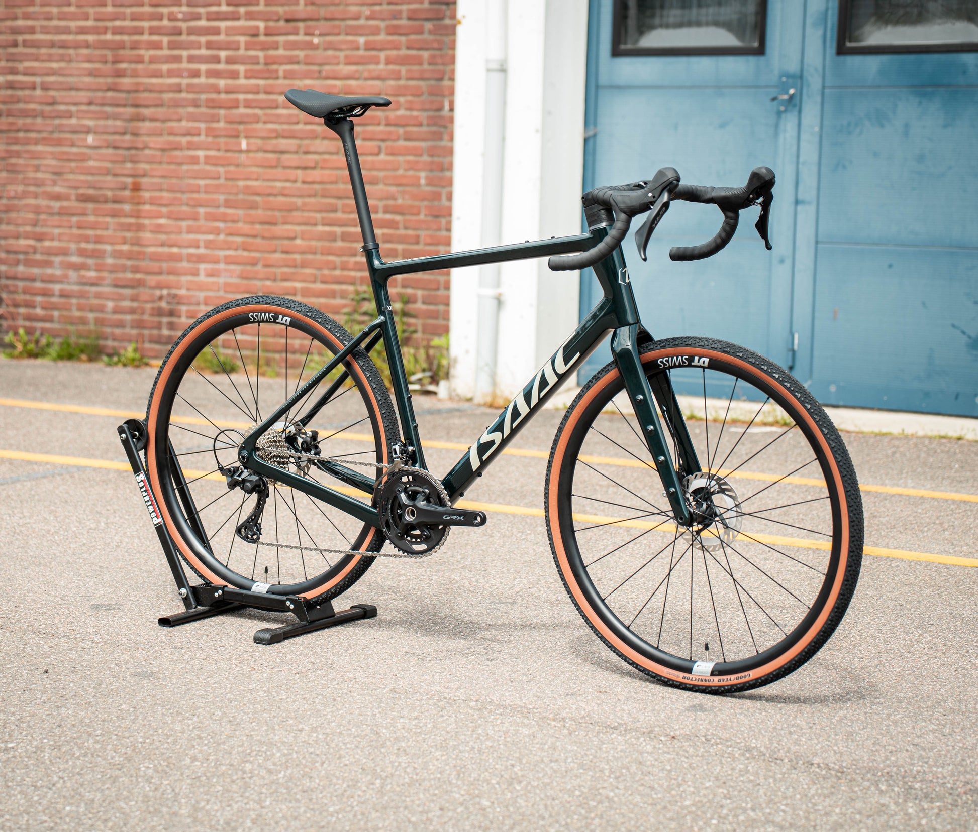 isaac gravel bike Isaac Torus GRX DT Swiss ALLE MATEN Carbon GravelBike 12sp – Bike Studio Pedal