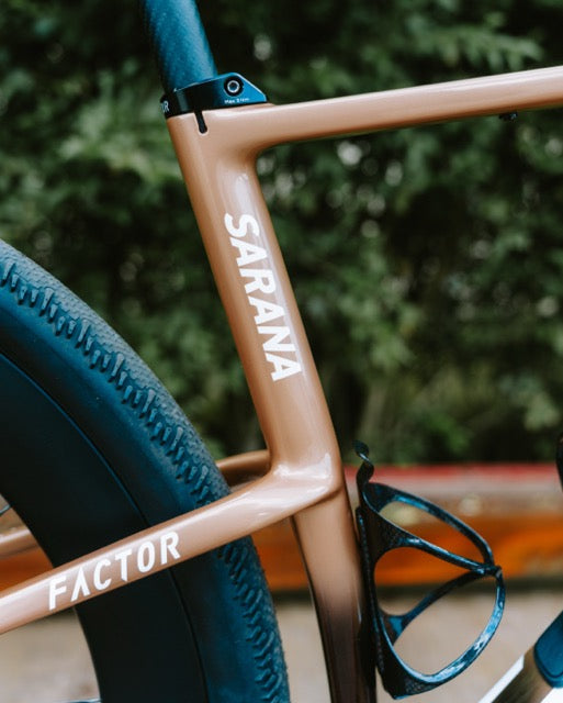 Factor Sarana SRAM Force AXS XPLR 13 Speed Scope Carbon Gravelbike 52 NIEUW