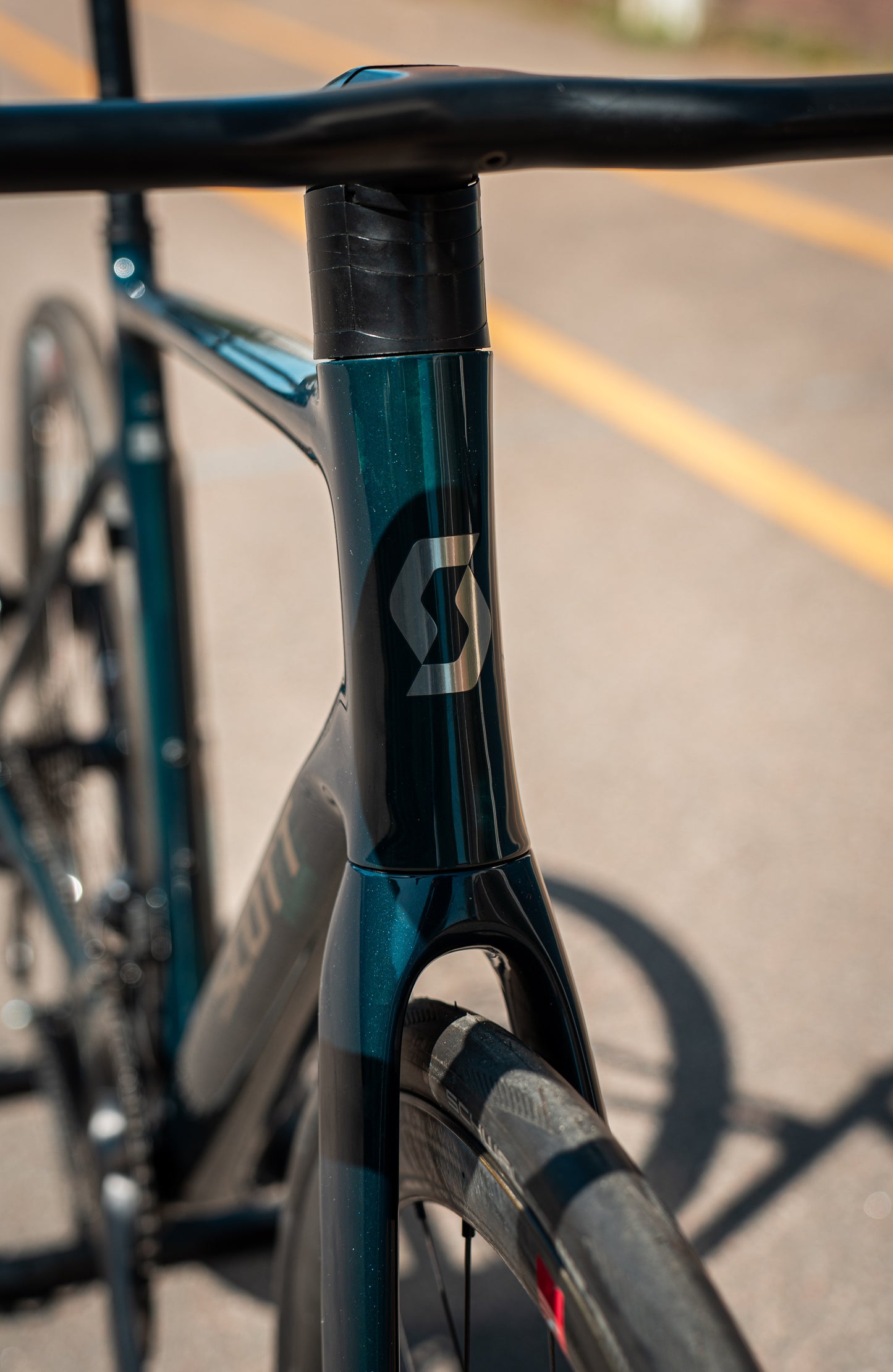 Scott Addict 20 Shimano Ultegra DI2 12sp L Carbon Racefiets