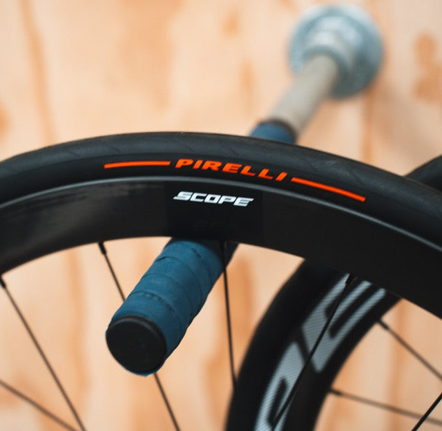 Scope R4 NIEUW Incl Pirelli Banden Carbon Wielset