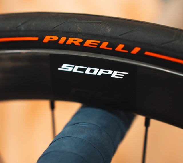 Scope R4 NIEUW Incl Pirelli Banden Carbon Wielset