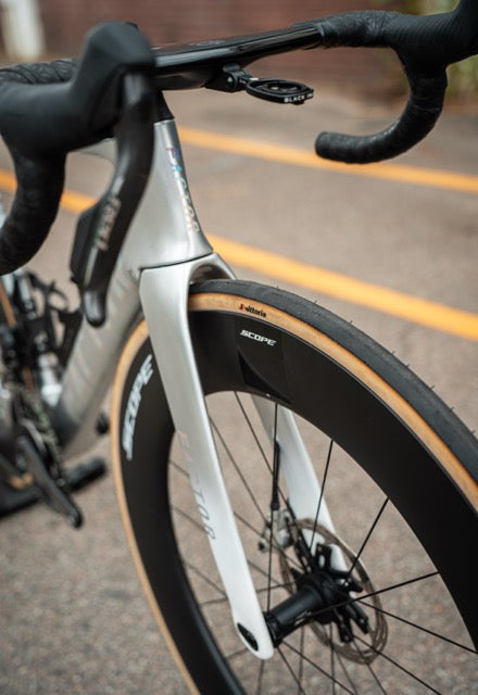 Factor Ostro VAM Arctic Chrome 52 SRAM Red AXS Scope Carbon Racefiets NIEUW
