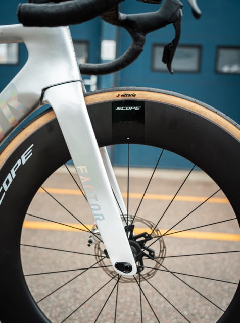 Factor Ostro VAM Arctic Chrome 52 SRAM Red AXS Scope Carbon Racefiets NIEUW