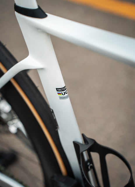 Factor Ostro VAM Arctic Chrome 52 SRAM Red AXS Scope Carbon Racefiets NIEUW