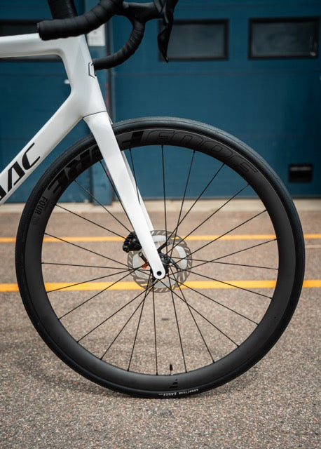 Isaac Boson Shimano 105 DI2 Fore M Carbon Racefiets