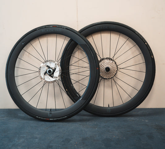 Black Inc Forty Five Incl banden, schijven en cassette Carbon Wielset