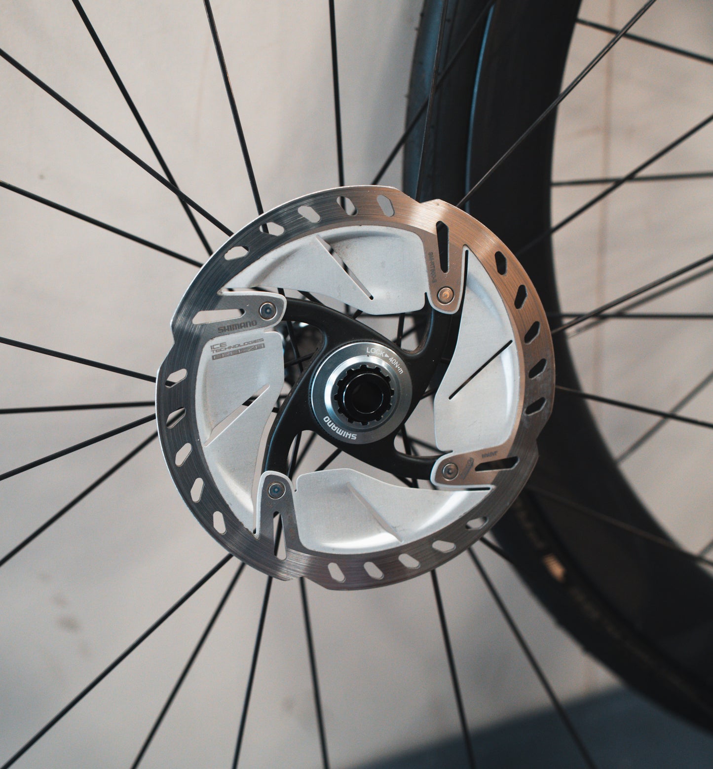 Black Inc Forty Five Incl banden, schijven en cassette Carbon Wielset
