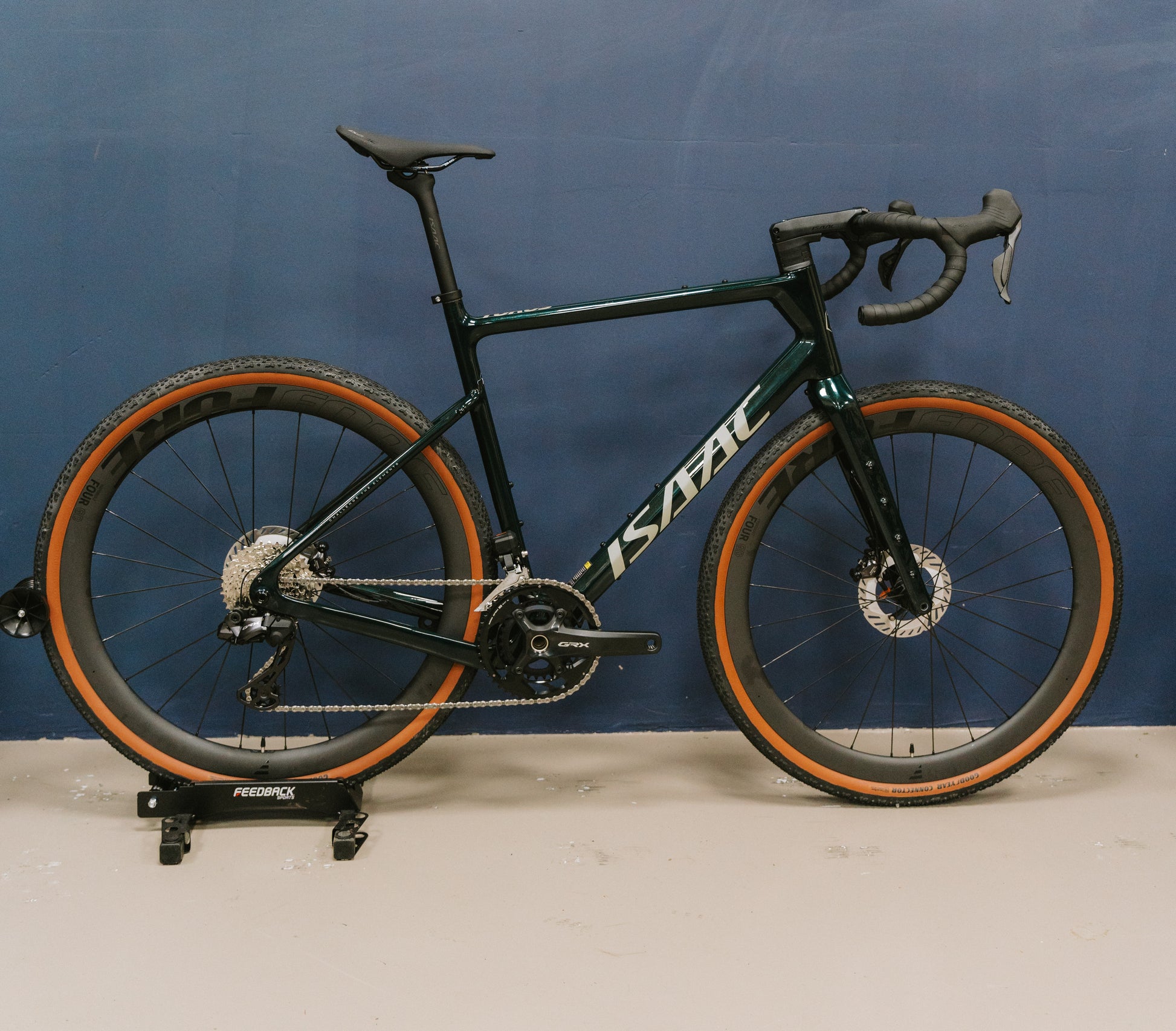 isaac gravel bike Isaac Torus Groen GRX Fore DI2 12 Speed XL/L Carbon Gravel – Bike Studio Pedal