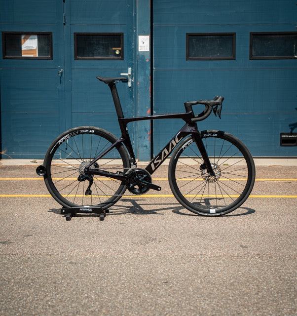 Isaac Meson Shimano 105 DI2 M DT Swiss Carbon Racefiets