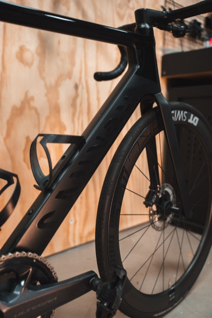 Canyon Aeroad CF SLX Shimano Ultegra DI2 12 sp M Carbon Racefiets