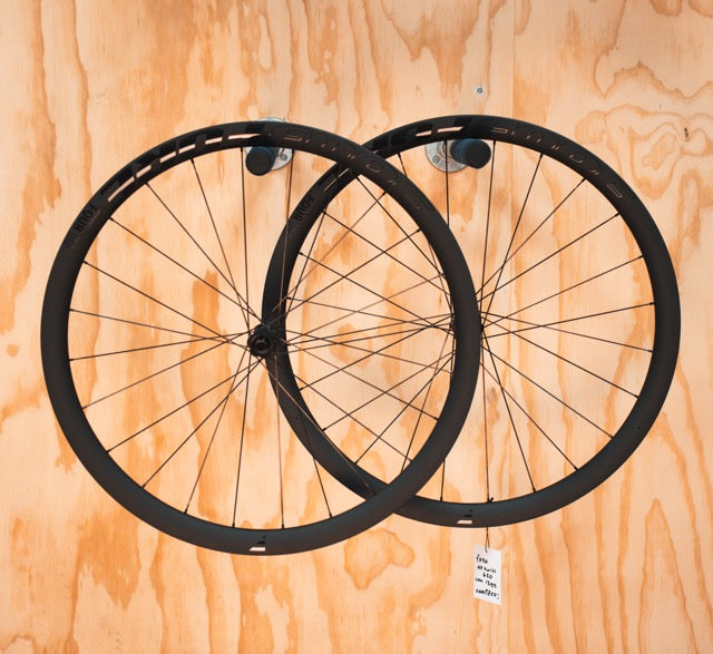 Fore Four RD DT Swiss 350 Carbon Wielset NIEUW