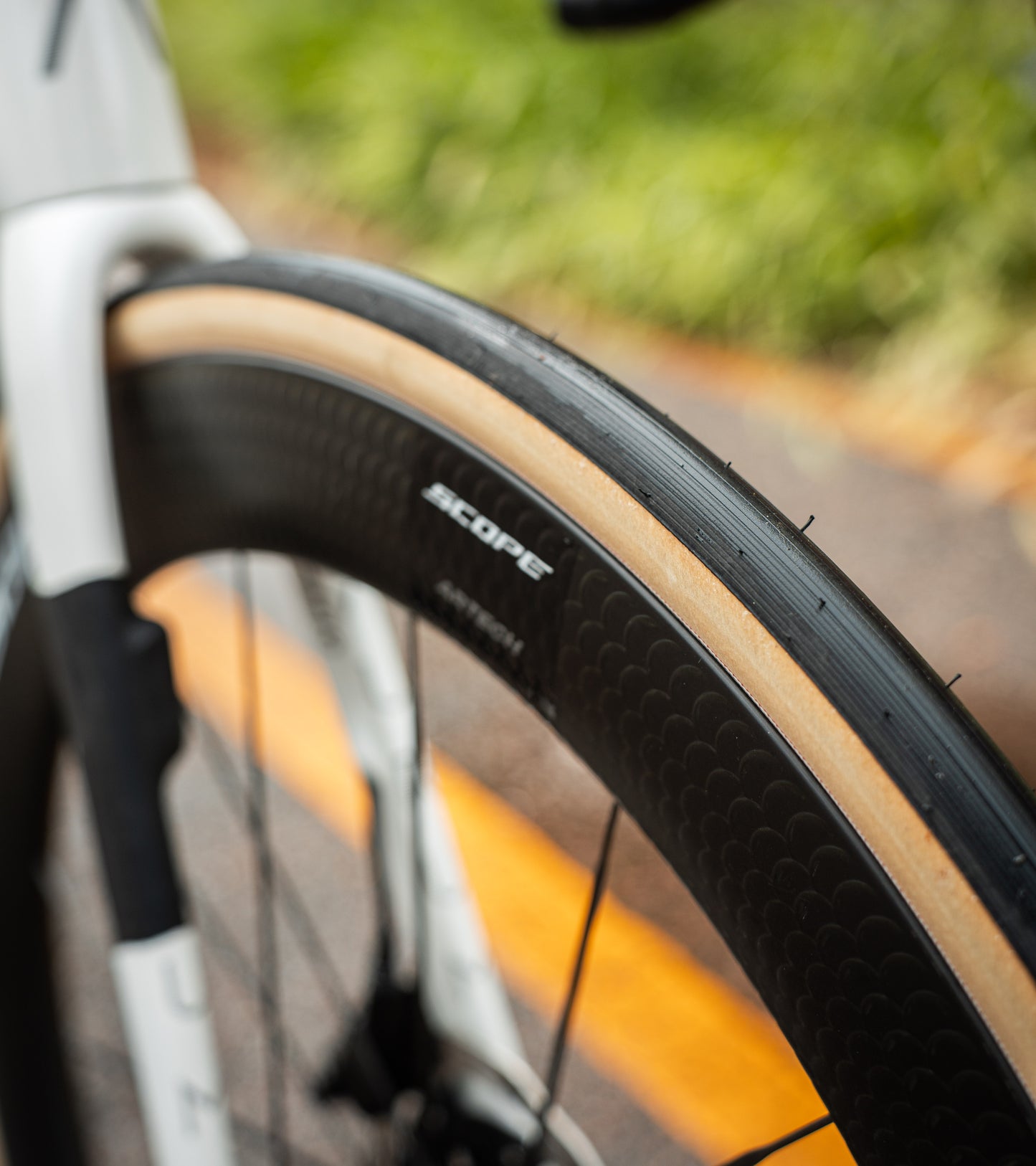 Aurum Magma 51 SRAM Red XPLR 13 sp Scope Artech Carbon Racefiets