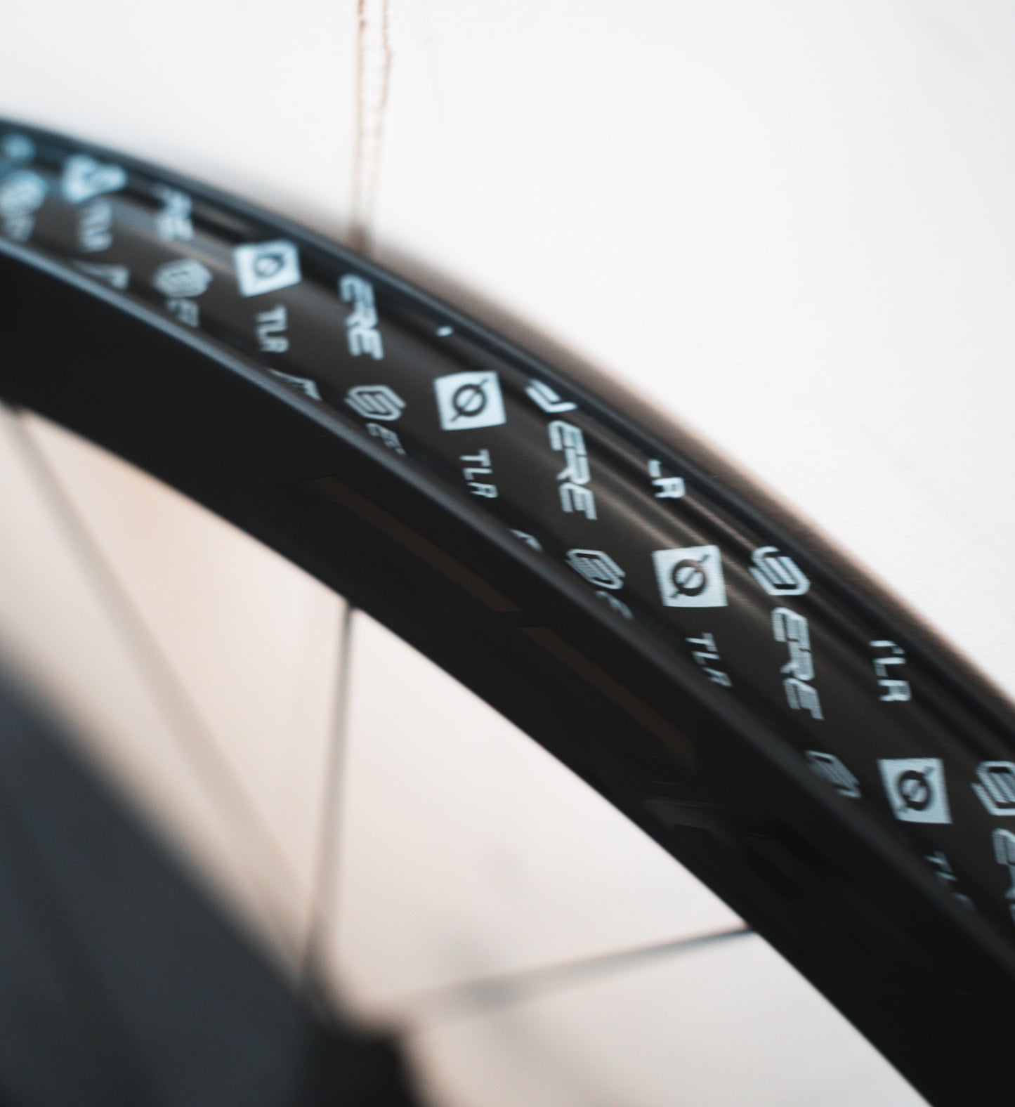 Ere Explorator CCR45 Carbon Wielset NIEUW