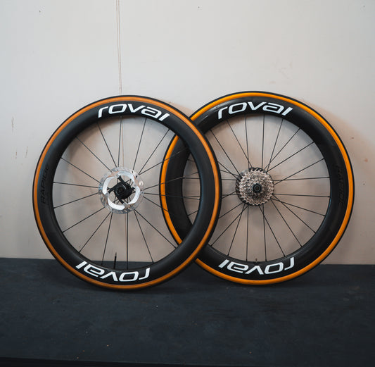 Roval Rapide CLX2 Carbon Wielset Incl Cassette, banden en Schijven ZGAN
